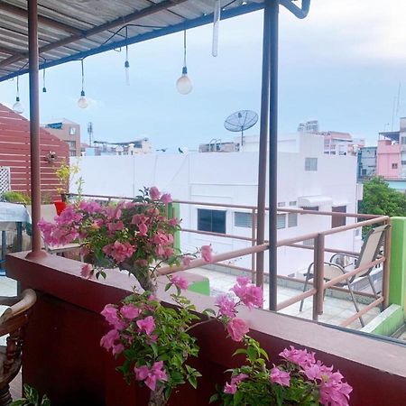 Ying Hostel Бангкок Экстерьер фото