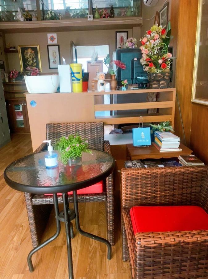 Ying Hostel Бангкок Экстерьер фото