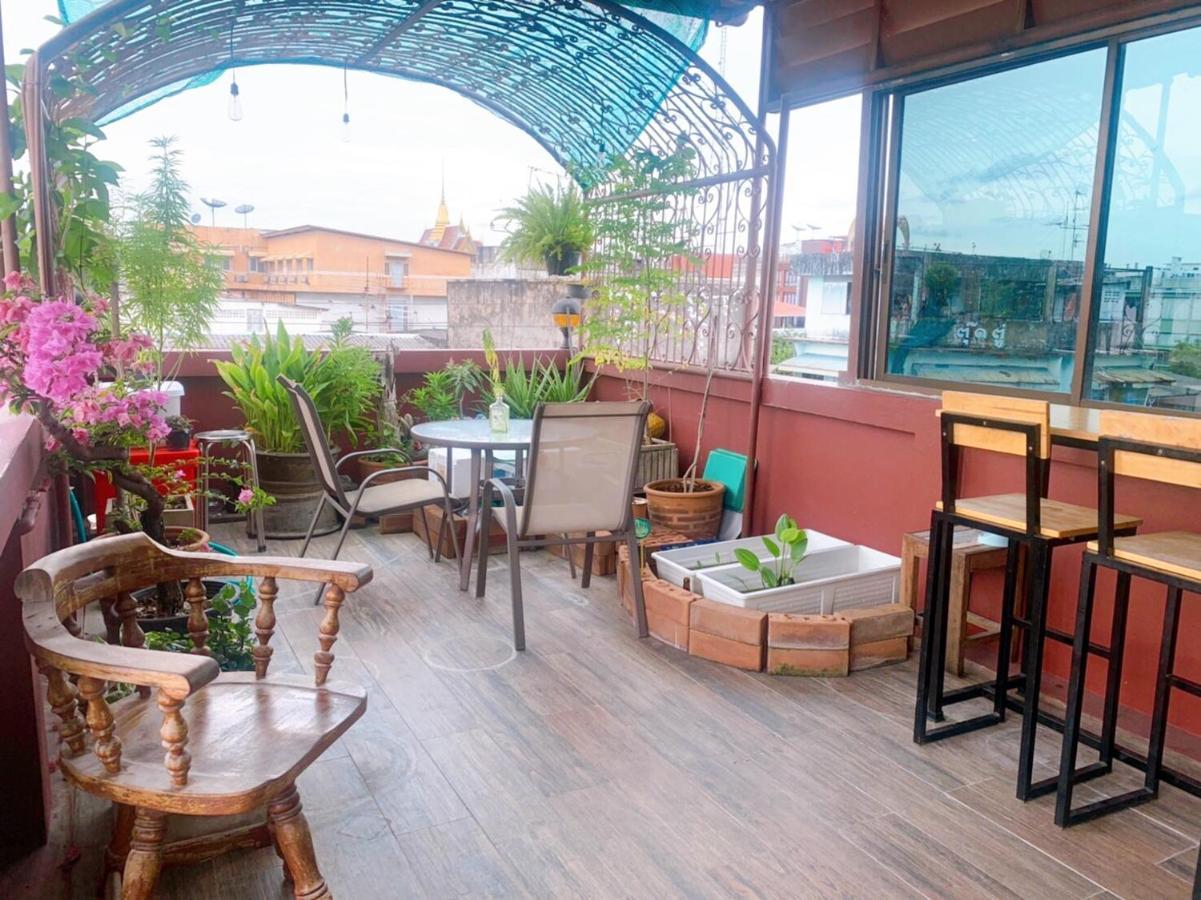 Ying Hostel Бангкок Экстерьер фото
