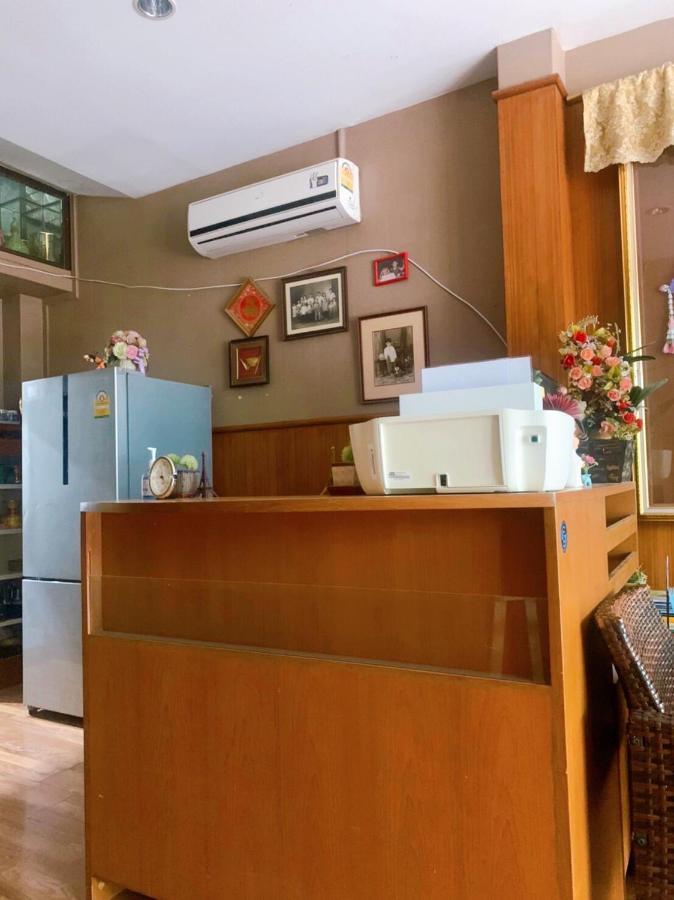 Ying Hostel Бангкок Экстерьер фото